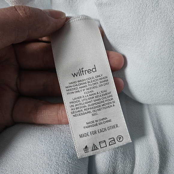 WILFRED Novella Dress Light Blue Ice Puff Sleeve Mini Size 6 Aritzia - Picture 13 of 13